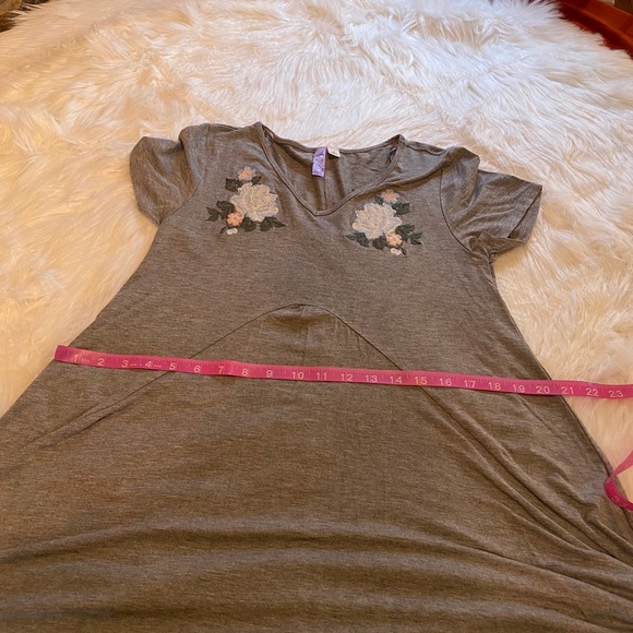 Alya Francesca’ grey dress floral embroidered boho dress nwot - Picture 6 of 16